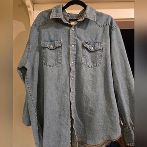 Vintage Womens Wrangler Light Blue Denim Shirt